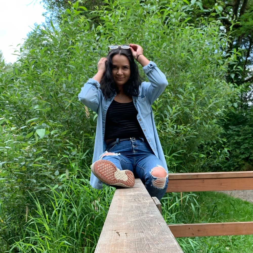 Meet your Posher, Ashley